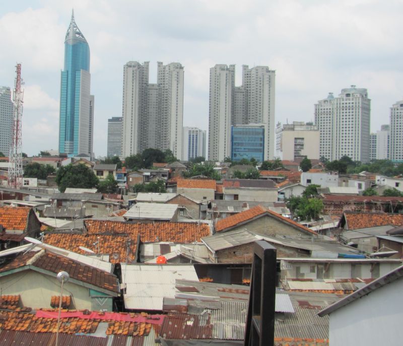 Atap beberapa rumah yang masih menggunakan asbes di kawasan Setiabudi, Jakarta Selatan, Minggu (21/4/2013). Alinea.id/Fandy Hutari
