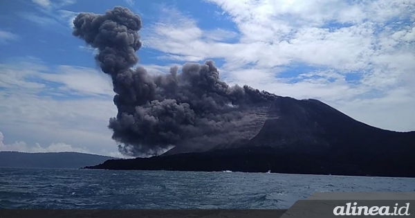 Anak Gunung Krakatau Meletus 1000 Meter