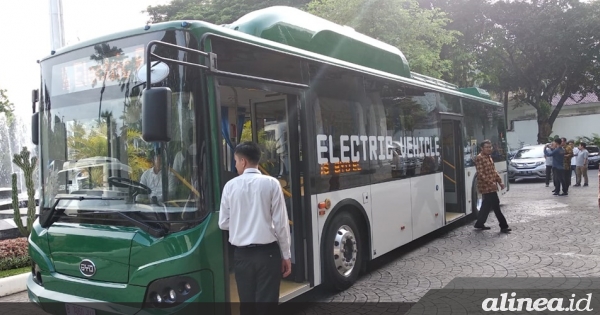 Giliran Transjakarta Uji Coba Bus Listrik