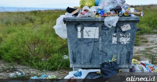 Masyarakat desa ikut andil pencemaran laut sampah plastik