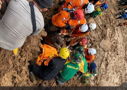 Tim ESDM Siaga Bencana pulihkan kelistrikan di lokasi terdampak gempa Cianjur