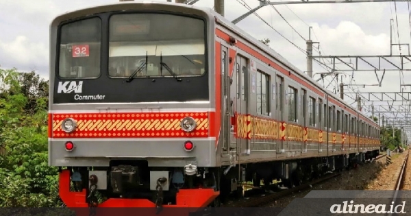 KAI Commuter rekayasa rute KRL Bekasi imbas kereta anjlok