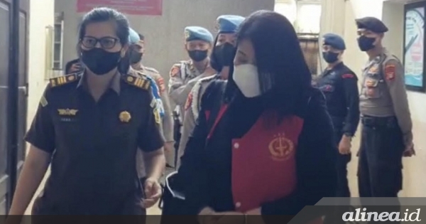 Putri Bantah terlibat dalam skenario pembunuhan