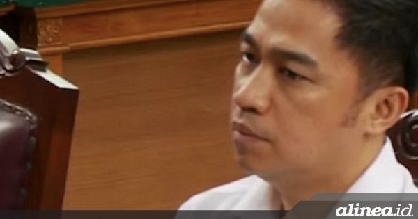 Pangkat berbeda jauh, Arif Rachman susah tolak perintah