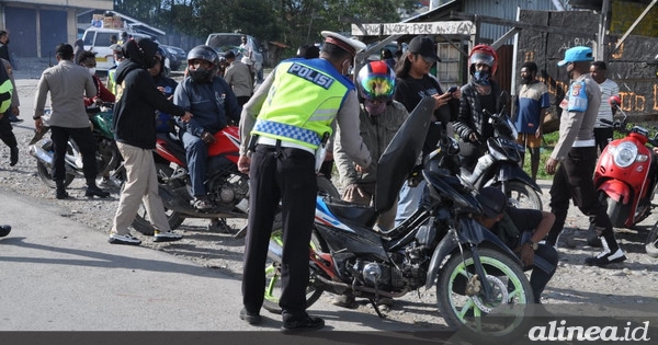 Warga Wamena dilarang bawa senjata tajam saat beraktivitas