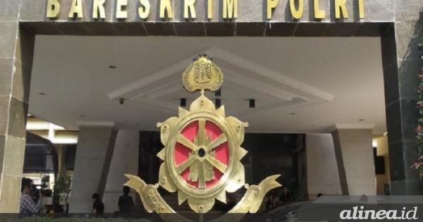 Polisi gerebek ruko pakaian impor bekas di Senen-Bekasi