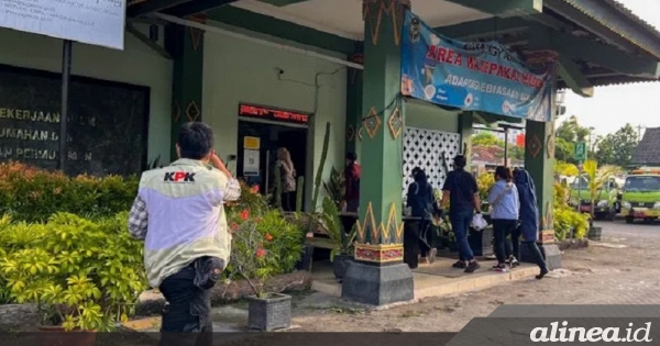 Jadi tersangka gratifikasi, KPK geledah rumah Rafael Alun