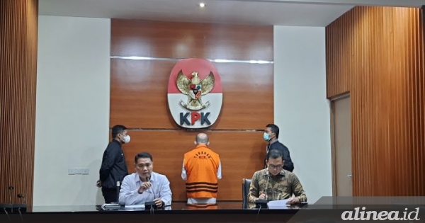 KPK tahan penyuap Tagop Soulisa saat menjabat Bupati Buru Selatan