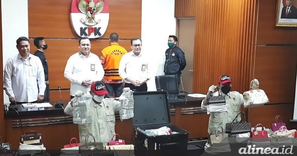 KPK Pamerkan Tas Mewah Hingga Safe Deposit Box Rafael Alun