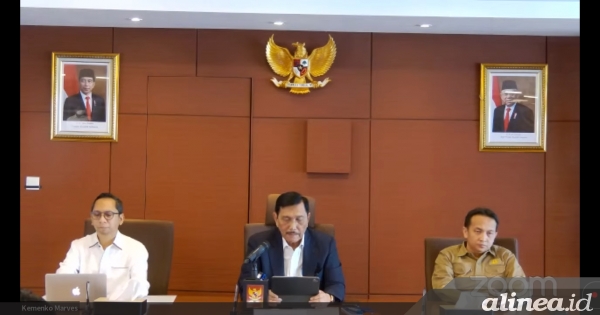 Menko Luhut umumkan Kereta Cepat Jakarta-Bandung resmi beroperasi Agustus 2023