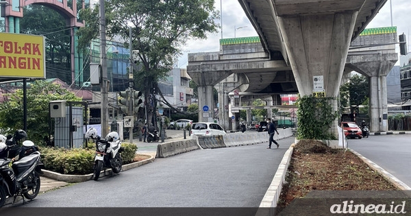 Kilah Pemprov DKI bongkar jalur pejalan kaki Simpang Santa