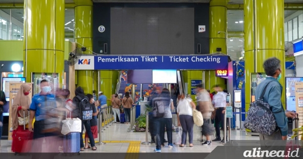 30.000 penumpang tinggalkan Jakarta dari Stasiun Gambir