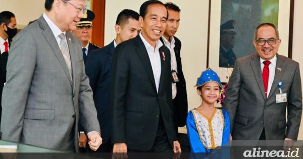 Saat Presiden Jokowi tebak-tebakan pemenang Pilpres 2024