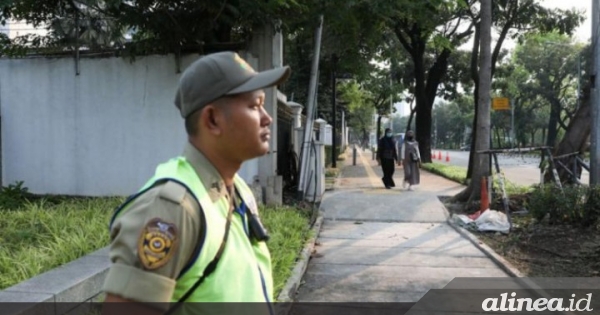 Trotoar di depan Kedubes AS kini bisa dilintasi pejalan kaki