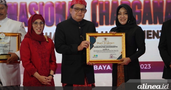 Sukses membina ketahanan keluarga, Pemkab Mojokerto raih penghargaan IBangga Award 2023