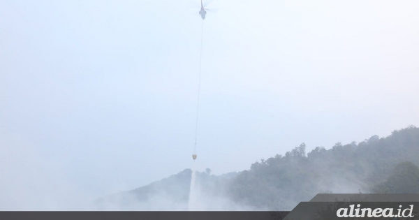 Pemadaman kebakaran di TPA Sarimukti tak beda lahan gambut