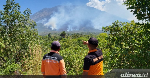 Karhutla lereng Gunung Agung belum padam hingga hari ini